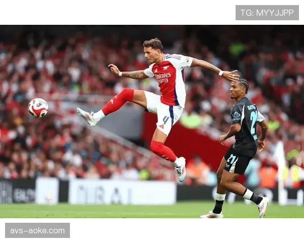 欧冠主题地铁专列在伦敦上线，服务阿森纳主场赛事